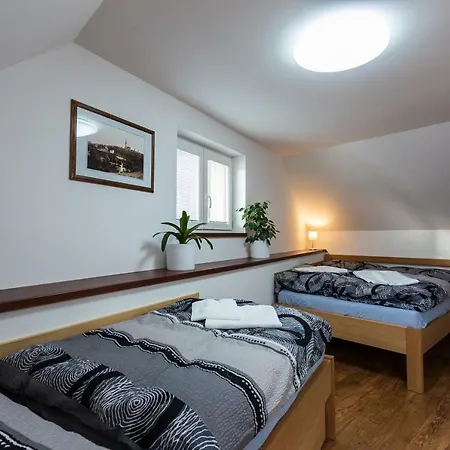 Attic منزل للإقامة طابور