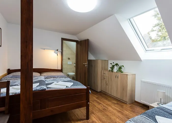 Attic منزل للإقامة
